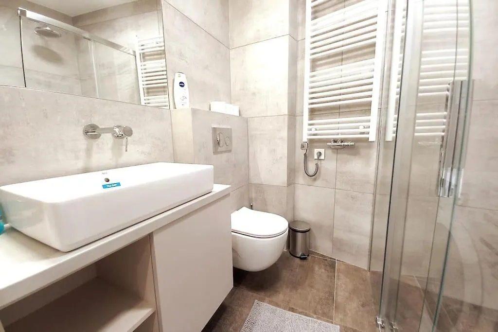 Old Town Apartments - Kacik 60 Krakow Poland
